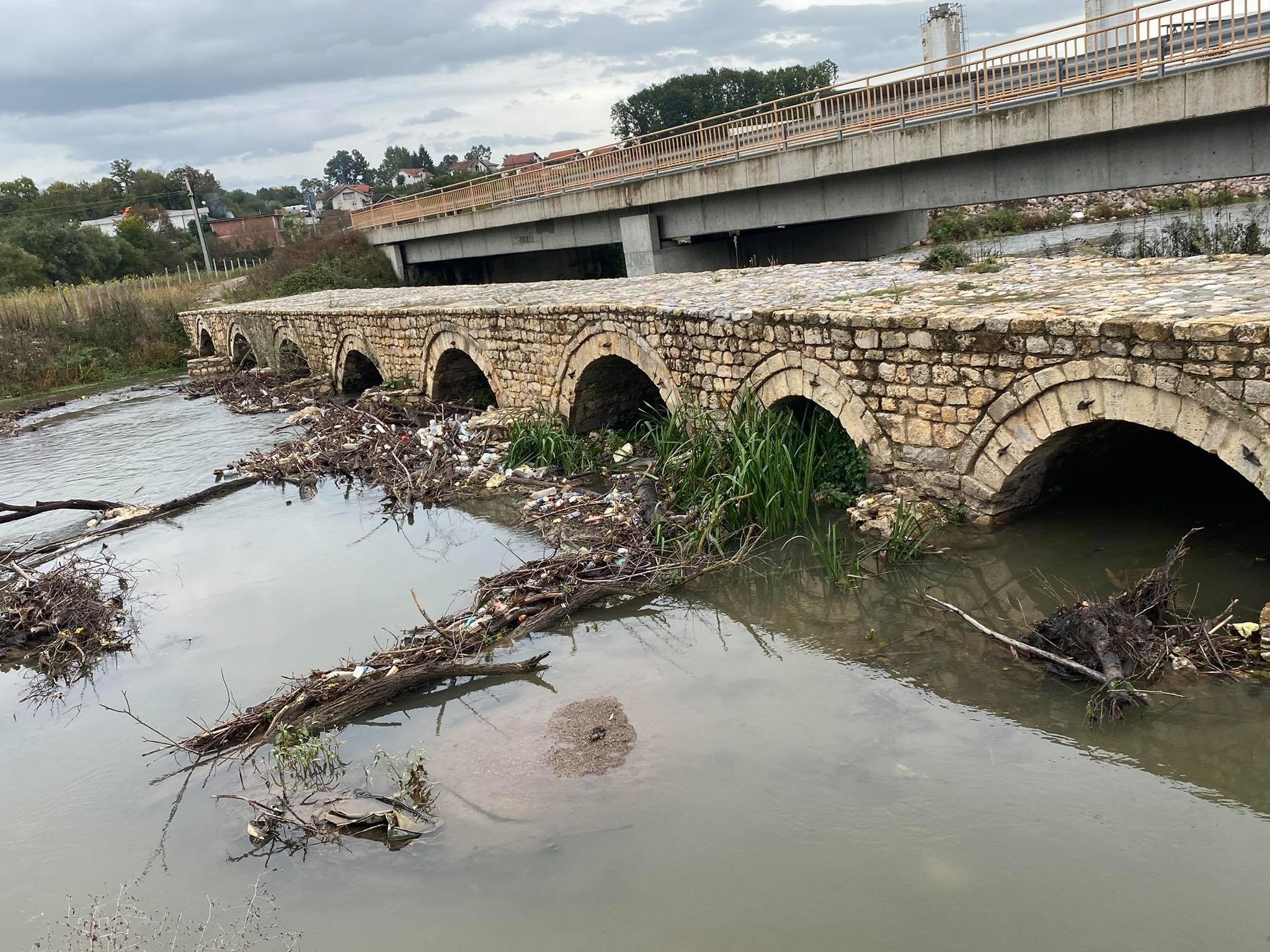 Let’s Do It dhe lëvizja globale River Cleanup pastrojnë lumin Drin