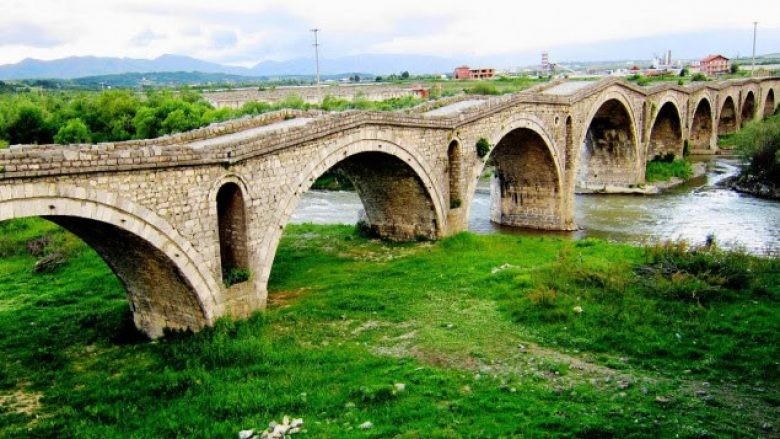 Fillojnë punimet në revitalizimin e Urës së Terezive dhe Urës së Tabakut