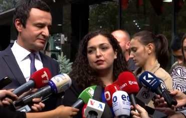 Vjosa Osmani dhe Albin Kurti garojnë bashkë në zgjedhje