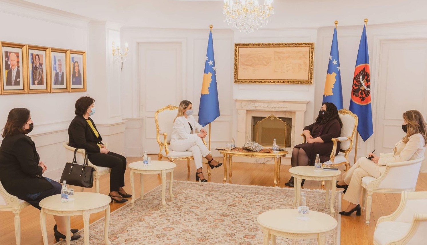 Presidentja Osmani mbështet kërkesat për përmirësimin e pozitës se mamive