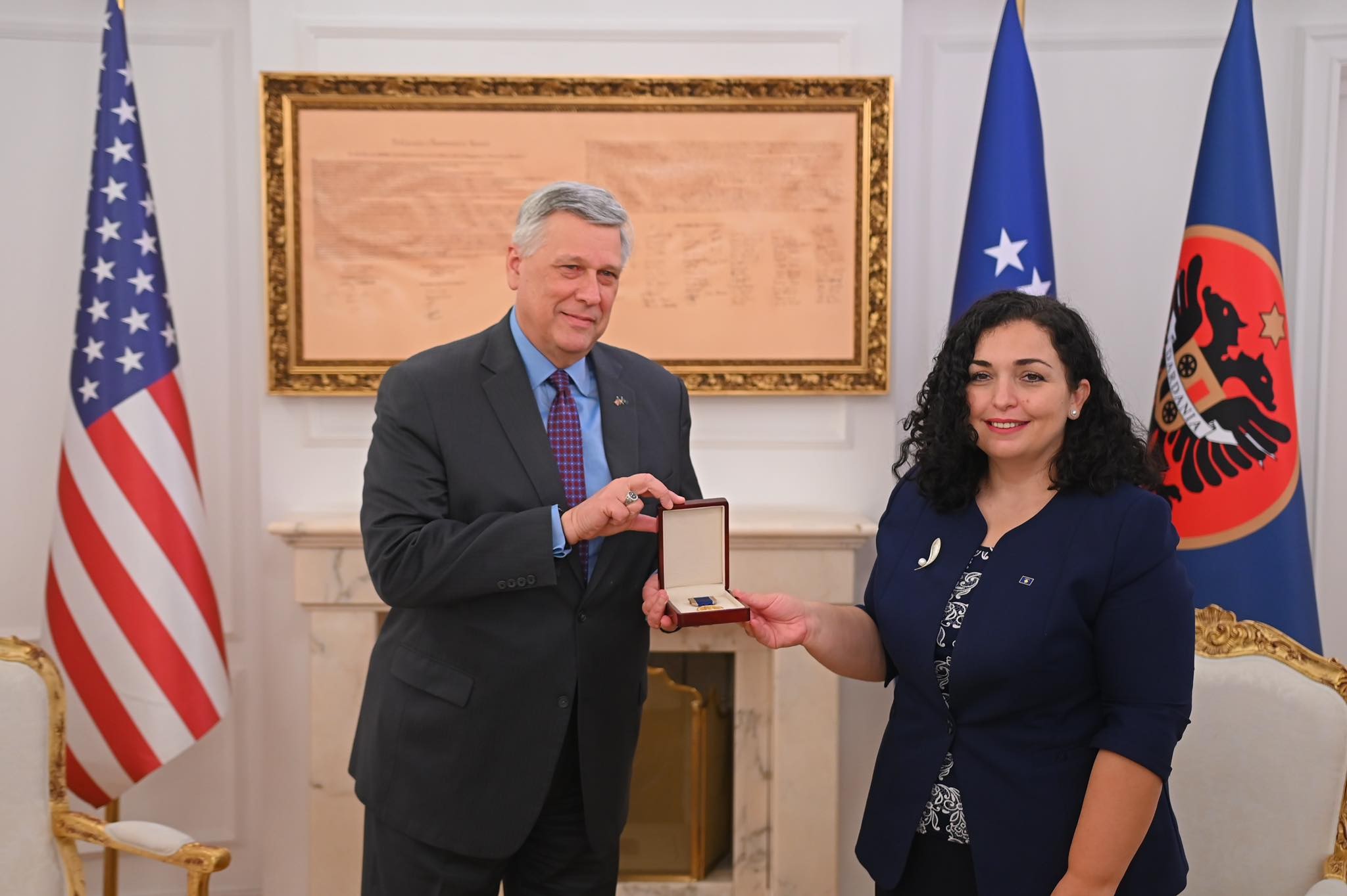 Presidentja Osmani priti në takim lamtumirës ambasadorin Kosnett