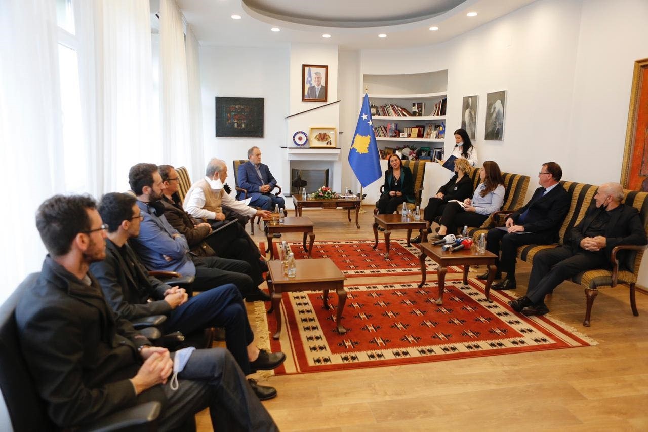 Vinçenc Gjini merr Çmimin Kombëtar për Vepër Jetësore “Niketë Dardani”