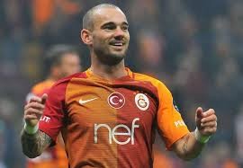Sneijder prezantohet te Nice