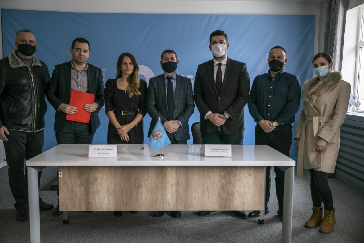 Posta e Kosovës lidhi marrëveshje me NPL “Prishtina Parking”