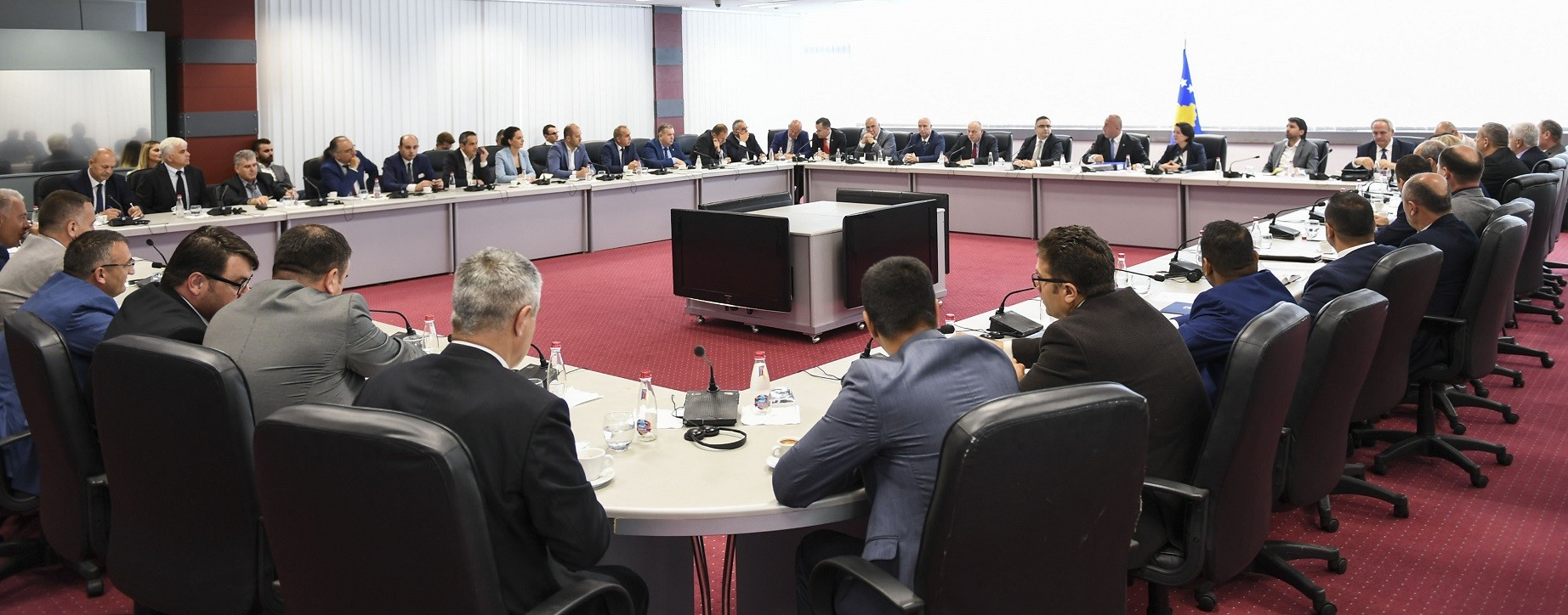 Haradinaj kërkon angazhim nga dhjetëra zëvendësministrat e qeverisë