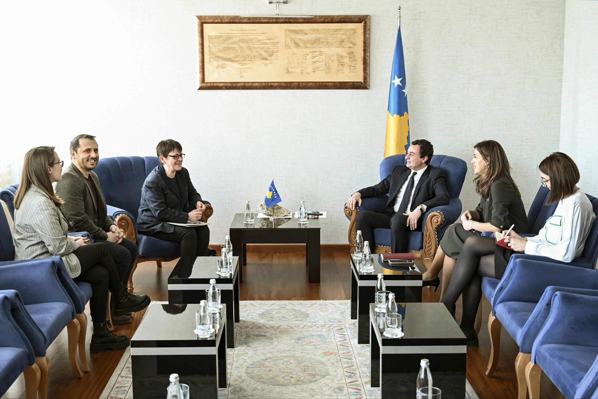 Kryeministri Kurti priti në takim përfaqësuesit e Rrjetit të Grave të Kosovës
