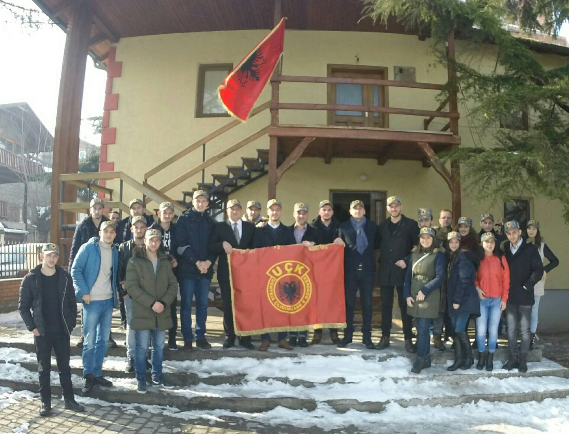 Studentët dhe OVL-të e UÇK-së së Pejës forcojnë bashkpunimin